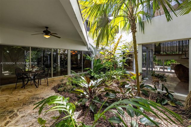 8450 SW 74th Ter, Miami, FL 33143