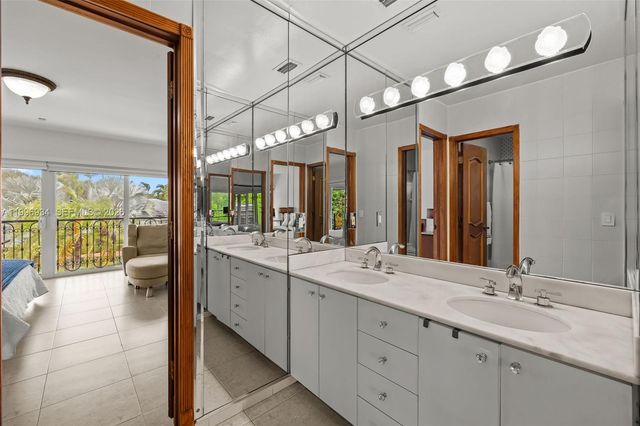 8450 SW 74th Ter, Miami, FL 33143