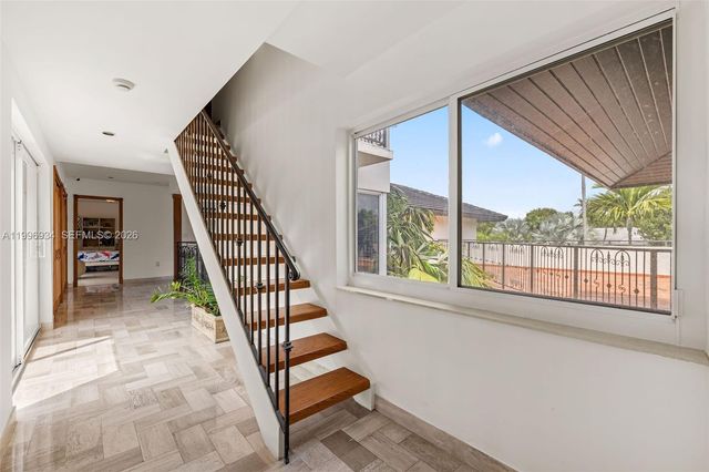 8450 SW 74th Ter, Miami, FL 33143