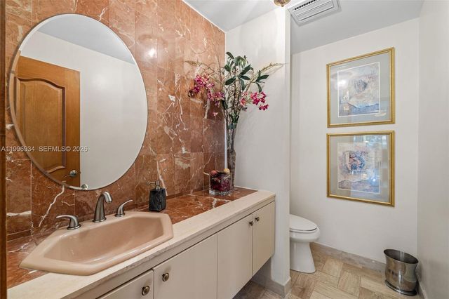 8450 SW 74th Ter, Miami, FL 33143