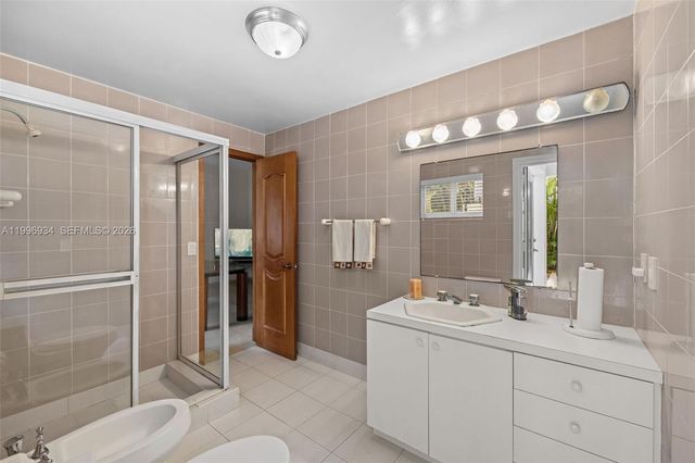 8450 SW 74th Ter, Miami, FL 33143