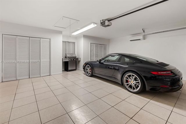 8450 SW 74th Ter, Miami, FL 33143