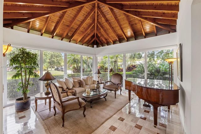 8450 SW 74th Ter, Miami, FL 33143