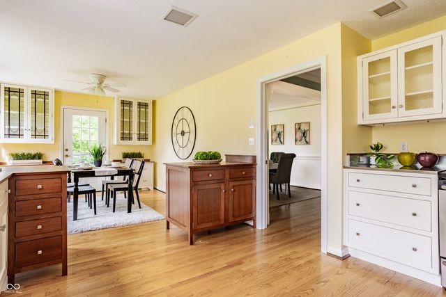 30 Cedar Mill Court, Zionsville, IN 46077