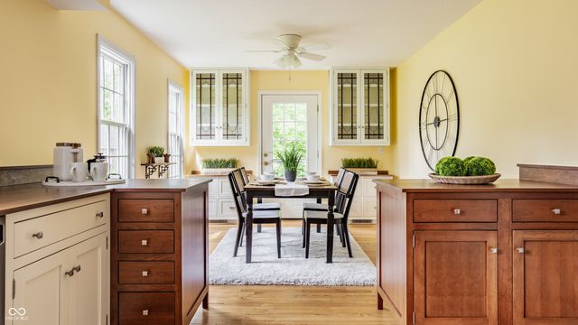 30 Cedar Mill Court, Zionsville, IN 46077