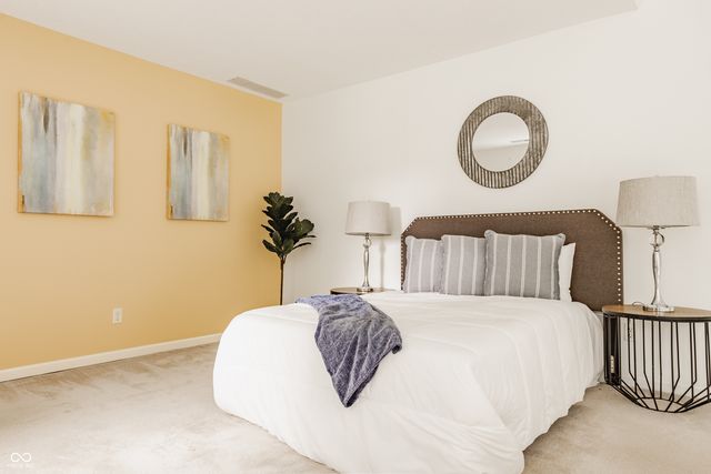 30 Cedar Mill Court, Zionsville, IN 46077