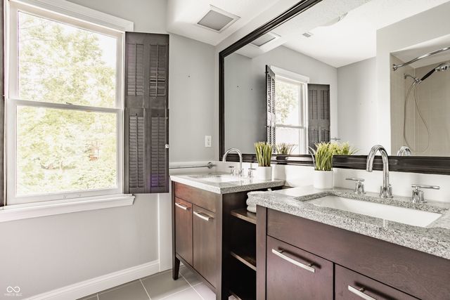 30 Cedar Mill Court, Zionsville, IN 46077