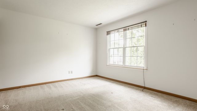30 Cedar Mill Court, Zionsville, IN 46077