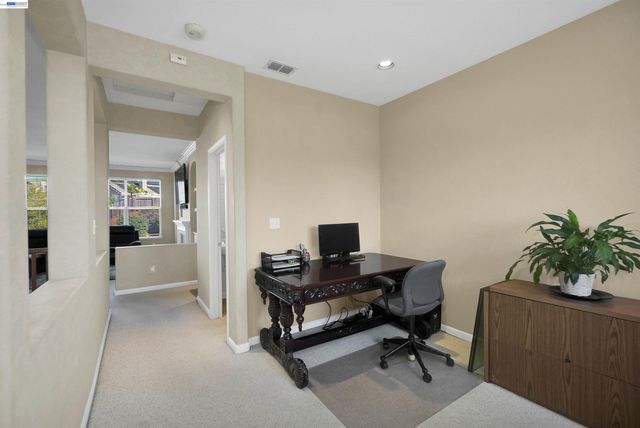 5810 Gold Creek Dr, Castro Valley, CA 94552