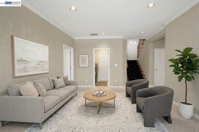 5810 Gold Creek Dr, Castro Valley, CA 94552