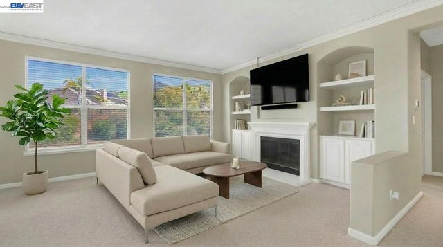 5810 Gold Creek Dr, Castro Valley, CA 94552