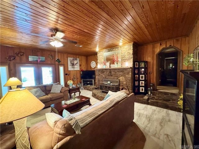 10109 White Oak Lane, Dardanelle, AR 72834