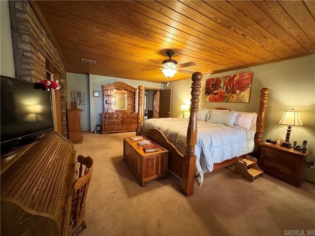 10109 White Oak Lane, Dardanelle, AR 72834