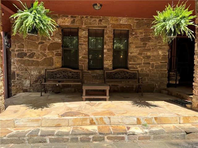10109 White Oak Lane, Dardanelle, AR 72834
