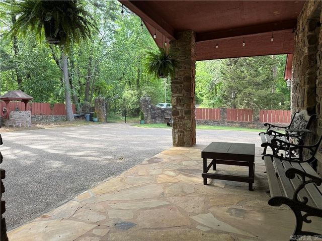 10109 White Oak Lane, Dardanelle, AR 72834