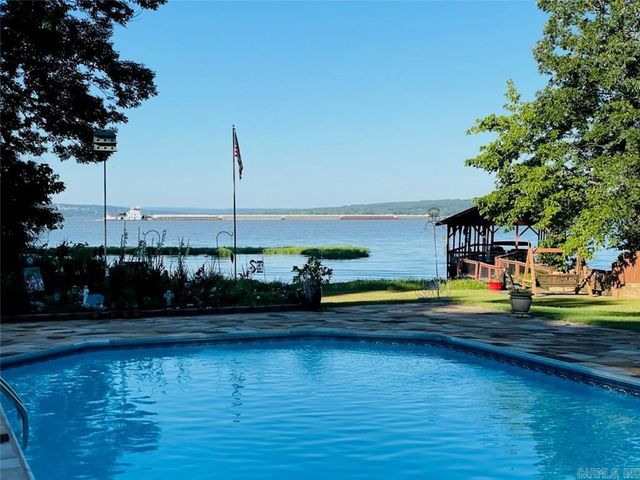 10109 White Oak Lane, Dardanelle, AR 72834