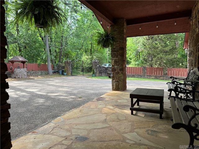 10109 White Oak Lane, Dardanelle, AR 72834
