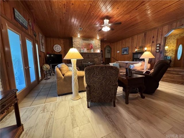 10109 White Oak Lane, Dardanelle, AR 72834