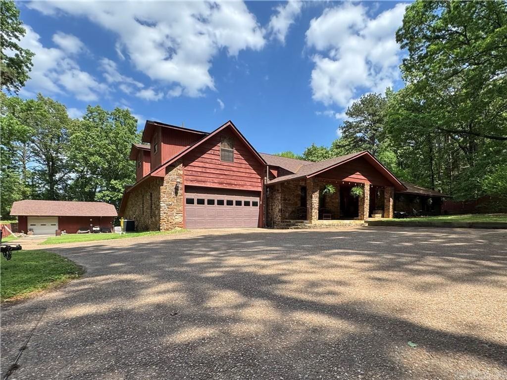 10109 White Oak Lane, Dardanelle, AR 72834