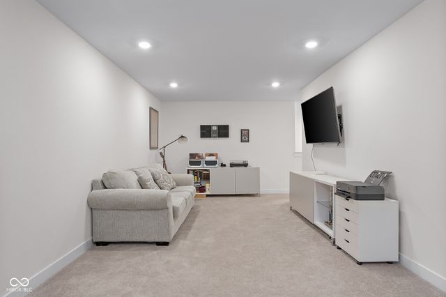 2751 Victory Drive, Columbus, IN 47203