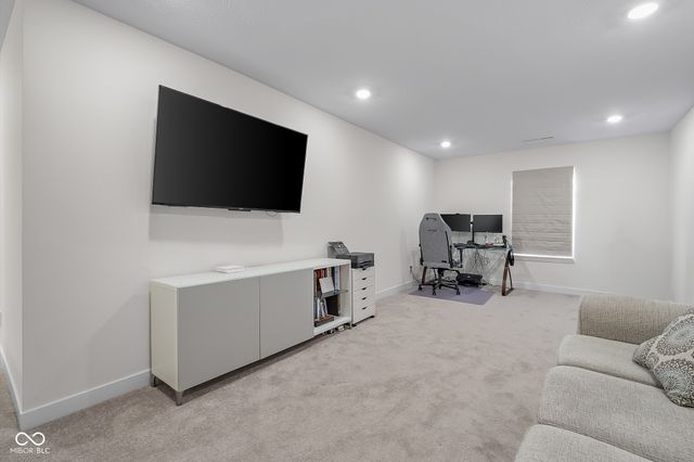 2751 Victory Drive, Columbus, IN 47203