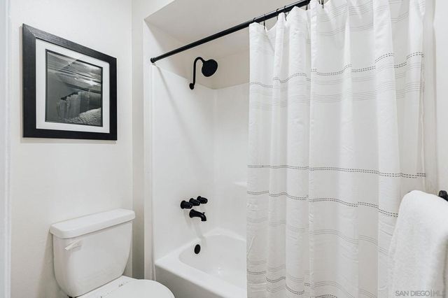4652 Don Lorenzo Dr A, Los Angeles, CA 90008