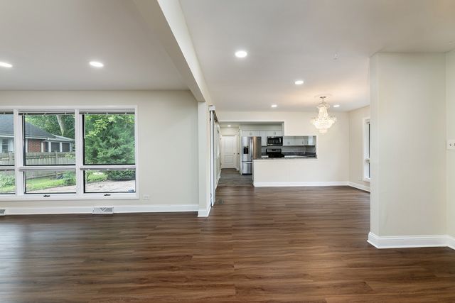 1501 W TALCOTT Road, Park Ridge, IL 60068