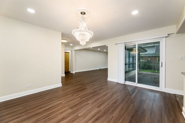 1501 W TALCOTT Road, Park Ridge, IL 60068