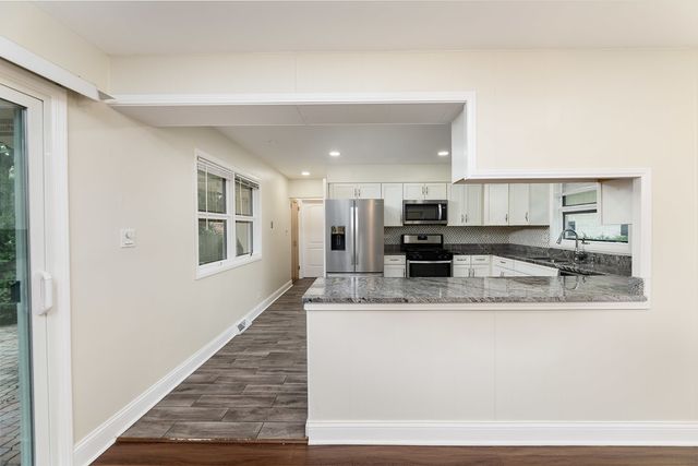 1501 W TALCOTT Road, Park Ridge, IL 60068