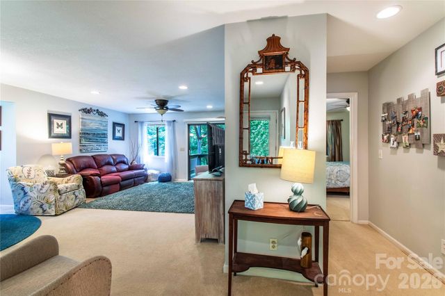 3A Cedarwood Drive, Asheville, NC 28