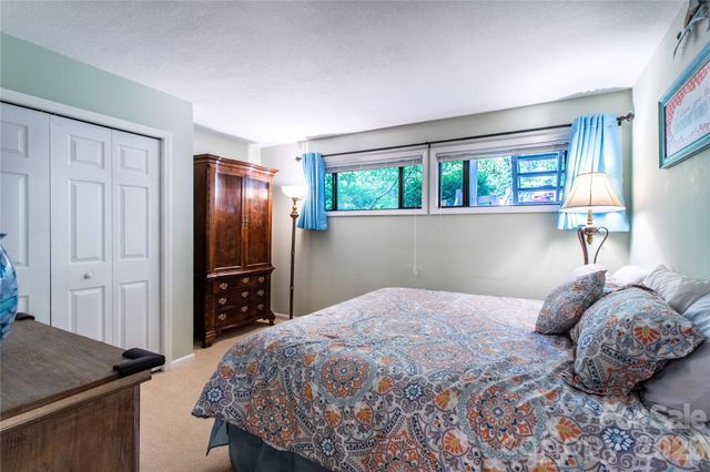 3A Cedarwood Drive, Asheville, NC 28