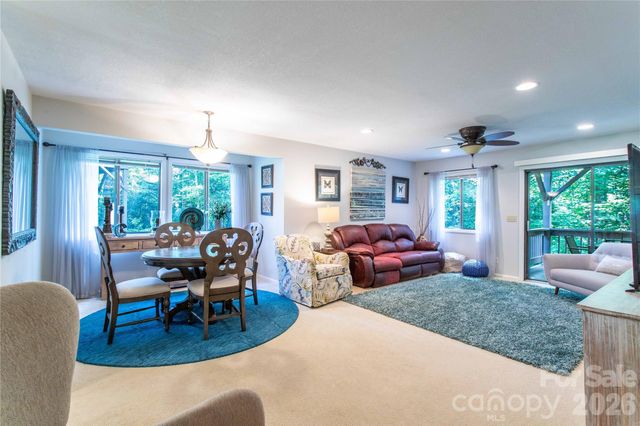 3A Cedarwood Drive, Asheville, NC 28