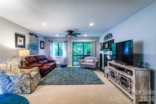 3A Cedarwood Drive, Asheville, NC 28