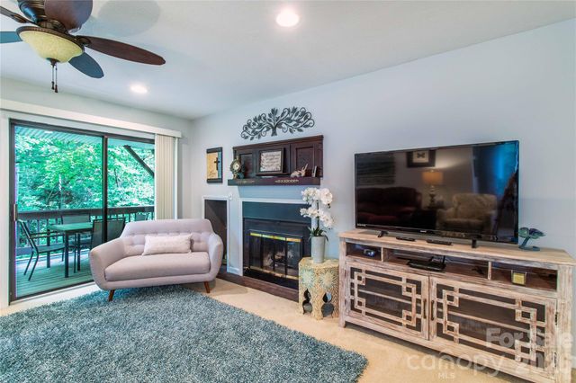 3A Cedarwood Drive, Asheville, NC 28