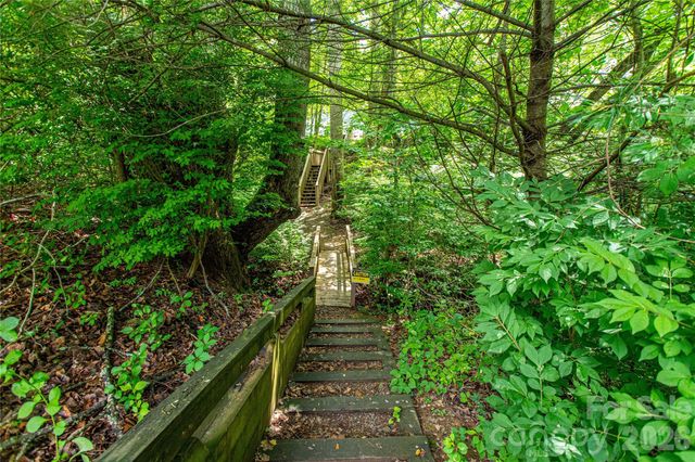 3A Cedarwood Drive, Asheville, NC 28