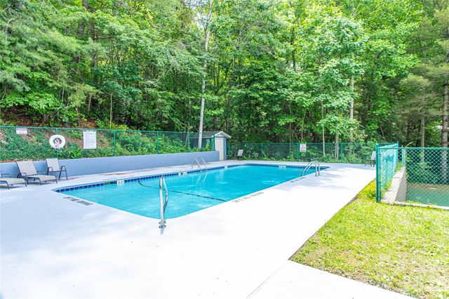 3A Cedarwood Drive, Asheville, NC 28