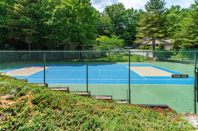 3A Cedarwood Drive, Asheville, NC 28