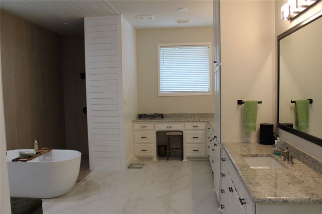 333 Renaissance Lane, Heath, TX 75032