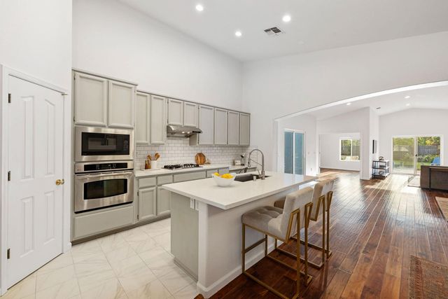 2217 Bearden St, Davis, CA 95618