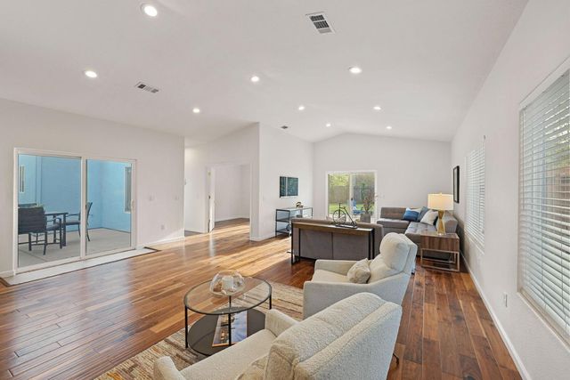 2217 Bearden St, Davis, CA 95618