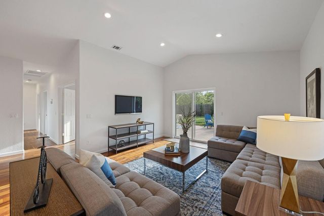 2217 Bearden St, Davis, CA 95618