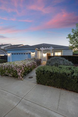 2217 Bearden St, Davis, CA 95618