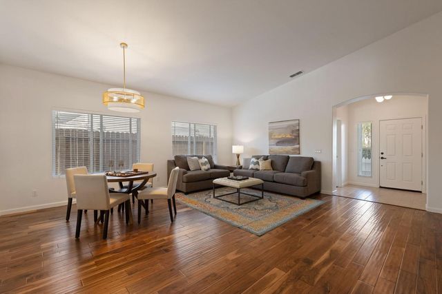 2217 Bearden St, Davis, CA 95618