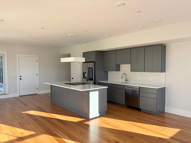 421 High St TH308, Medford, MA 02155