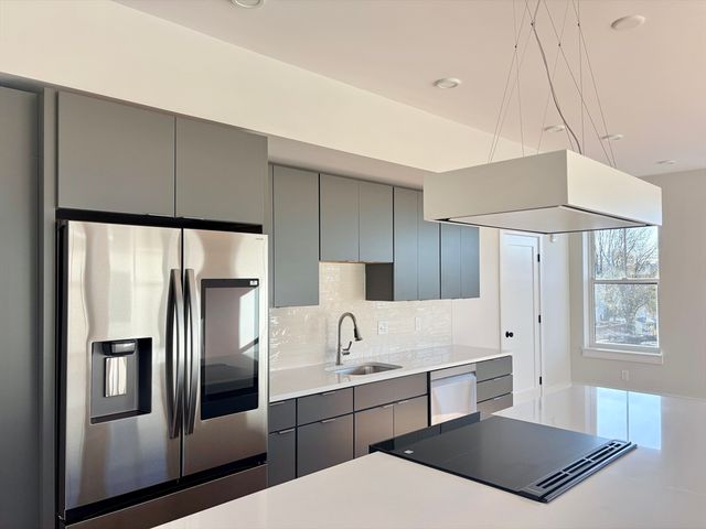 421 High St TH308, Medford, MA 02155