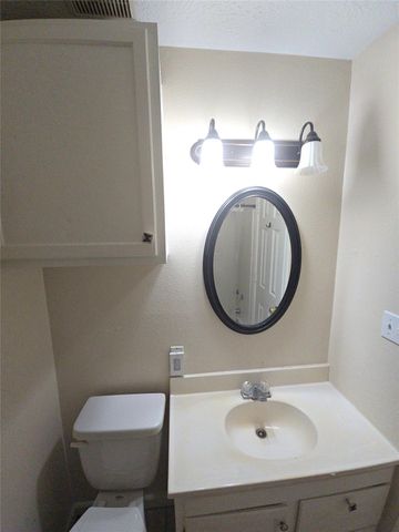 409 Commerce Street, Tomball, TX 77375