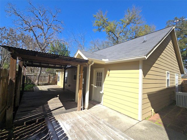 409 Commerce Street, Tomball, TX 77375