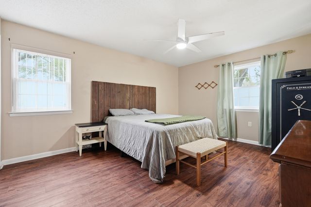 374 NW Makron Drive, Fort Walton Beach, FL 32548