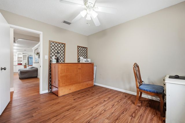 374 NW Makron Drive, Fort Walton Beach, FL 32548