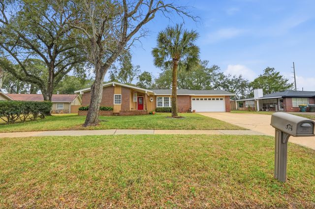 374 NW Makron Drive, Fort Walton Beach, FL 32548